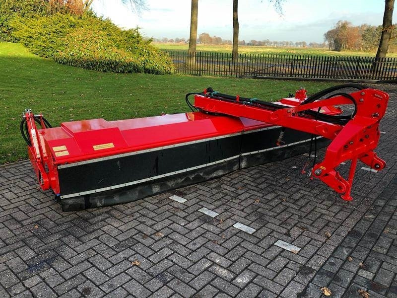Dücker SFK 4500 veegmachine - Косилка: фото 2 Dücker SFK 4500 veegmachine - Косилка: фото 2