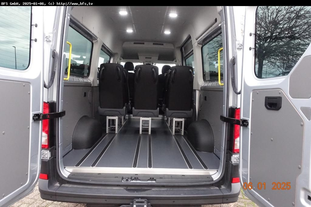 MAN TGE 3.180 4x2 F SB 8 Sitzer, Automatik, Anhängek - Микроавтобус, Пассажирский фургон: фото 3 MAN TGE 3.180 4x2 F SB 8 Sitzer, Automatik, Anhängek - Микроавтобус, Пассажирский фургон: фото 3