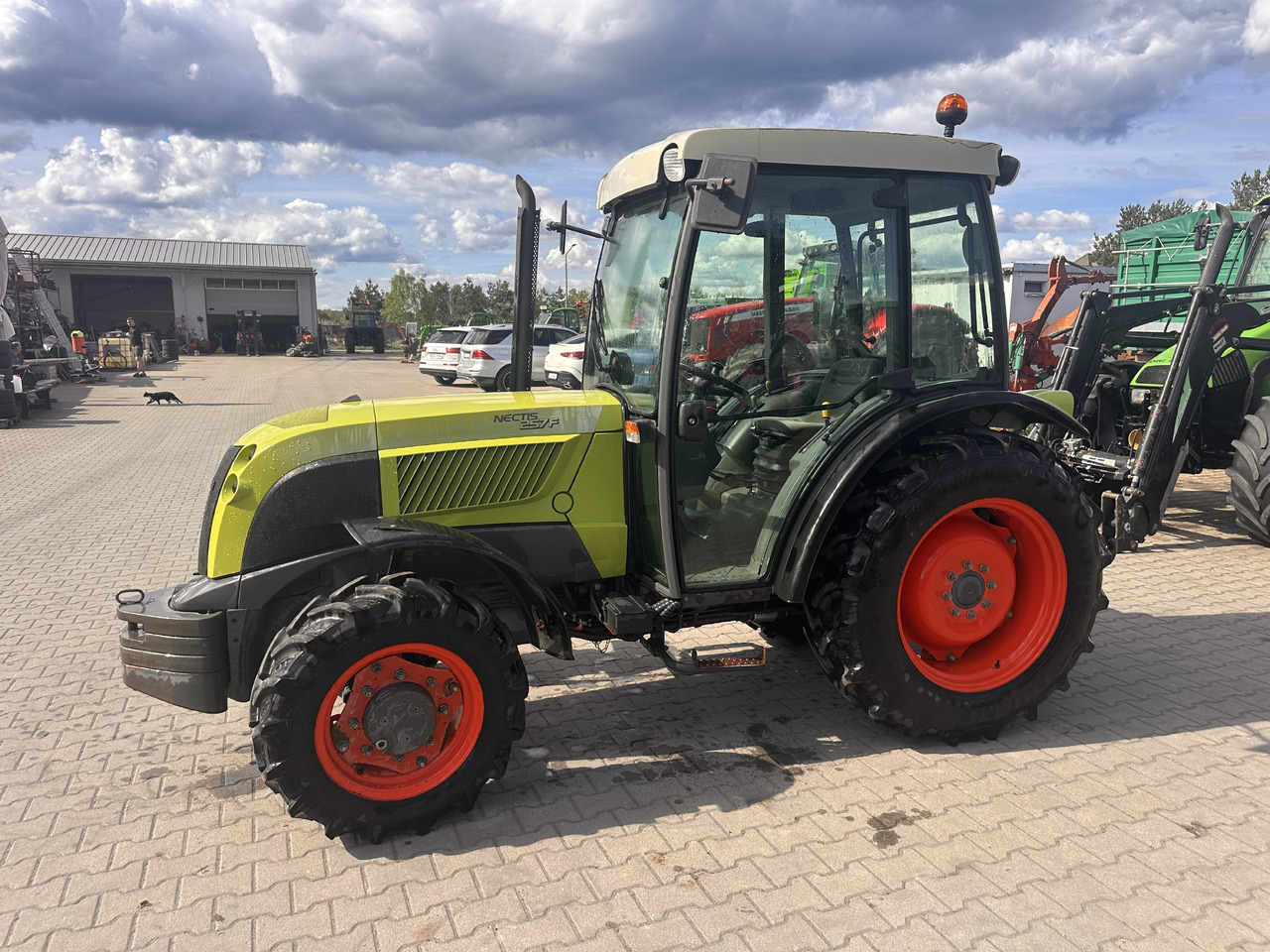 CLAAS NECTIS 257F - Трактор: фото 1 CLAAS NECTIS 257F - Трактор: фото 1