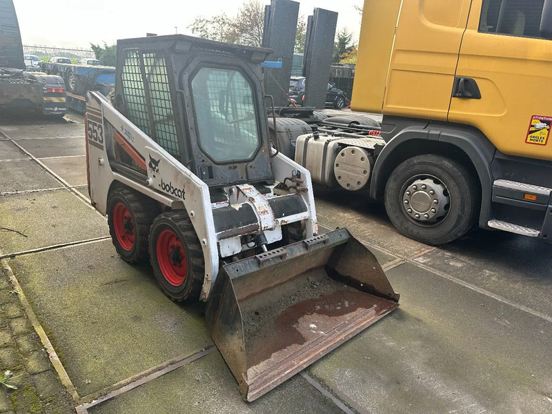 Bobcat 553 - Мини-погрузчик с бортовым поворотом: фото 3 Bobcat 553 - Мини-погрузчик с бортовым поворотом: фото 3