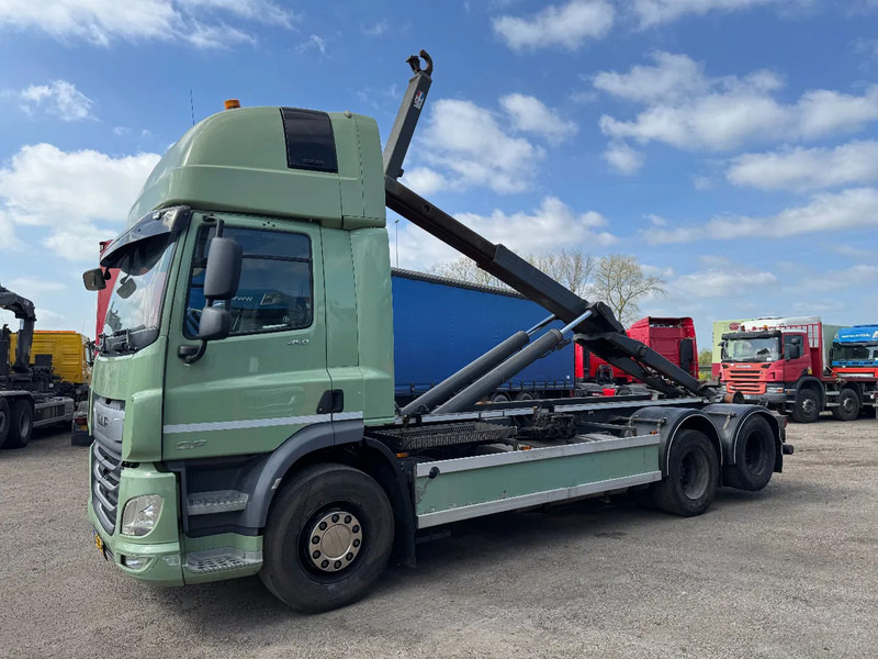 DAF CF 450 6X2 EURO 6 VDL 21T HOOK LIFTING AXLE - Крюковой мультилифт: фото 1 DAF CF 450 6X2 EURO 6 VDL 21T HOOK LIFTING AXLE - Крюковой мультилифт: фото 1