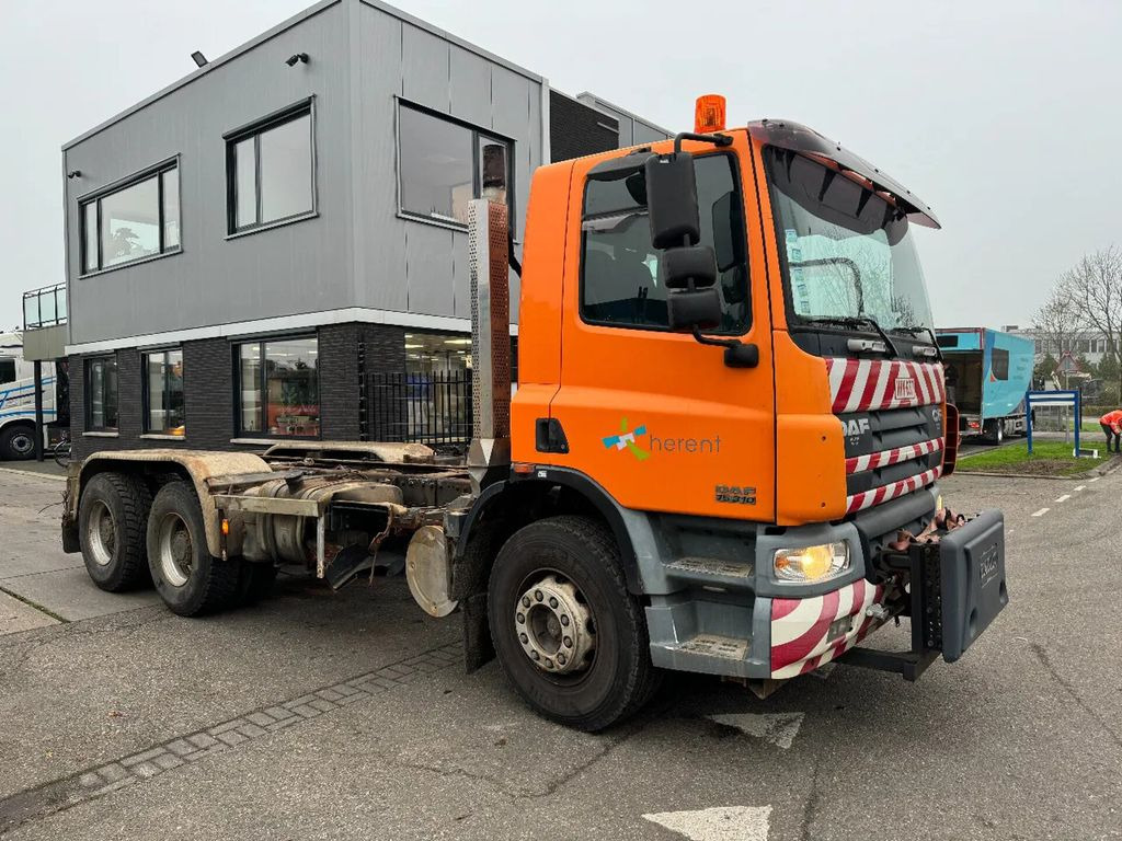 DAF CF 75.310 6X4 EURO 3 FULL STEEL MANUAL GEARBOX - Грузовик-шасси: фото 3 DAF CF 75.310 6X4 EURO 3 FULL STEEL MANUAL GEARBOX - Грузовик-шасси: фото 3