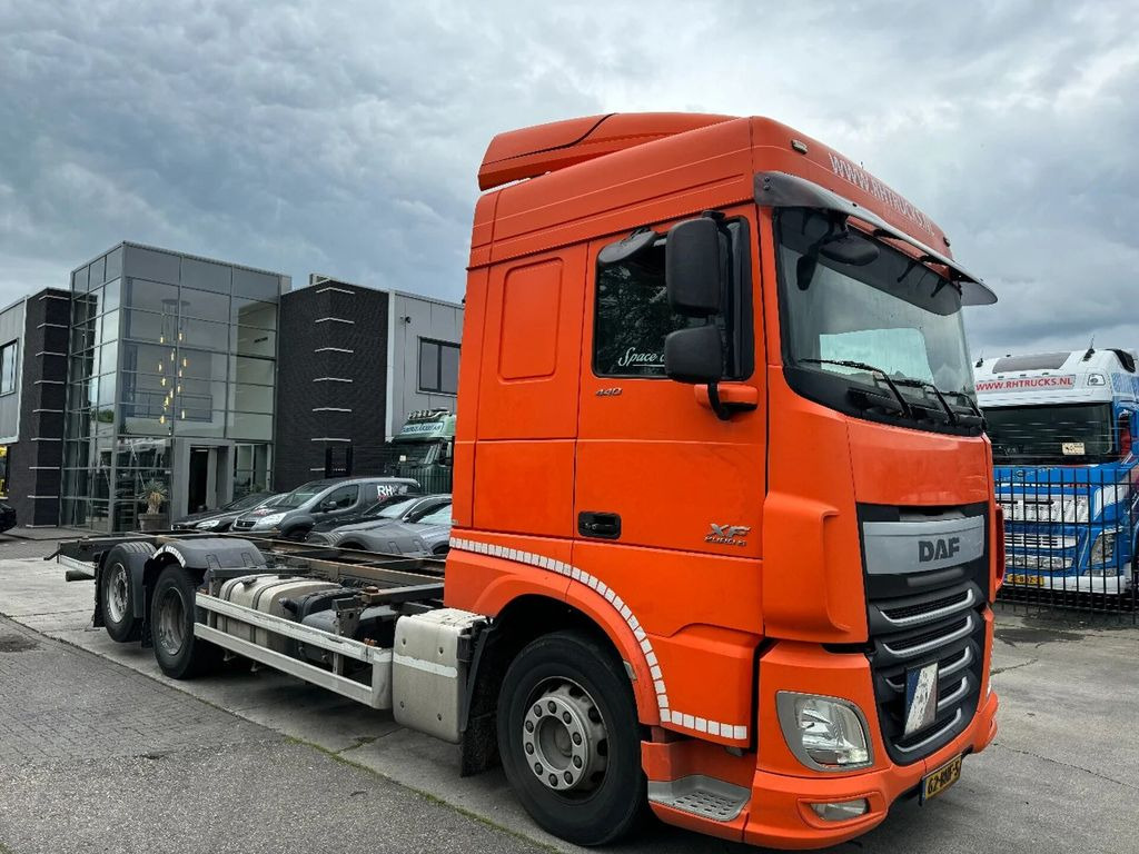 DAF XF 440 6X2 BDF EURO 6 FULL AIR - Грузовик-контейнеровоз/ Сменный кузов: фото 3 DAF XF 440 6X2 BDF EURO 6 FULL AIR - Грузовик-контейнеровоз/ Сменный кузов: фото 3