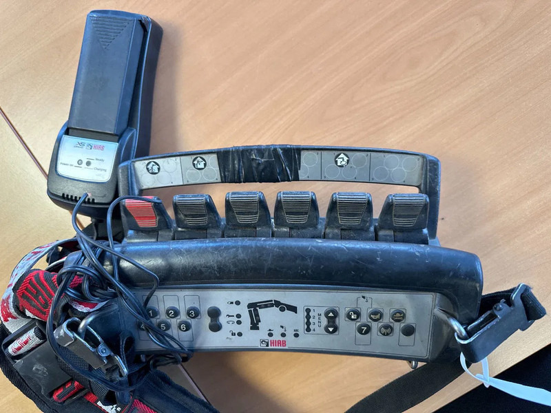 Fruehauf MET HIAB 122E-3 REMOTE CONTROLE, 2014 - Полуприцеп бортовой/ Платформа: фото 4 Fruehauf MET HIAB 122E-3 REMOTE CONTROLE, 2014 - Полуприцеп бортовой/ Платформа: фото 4