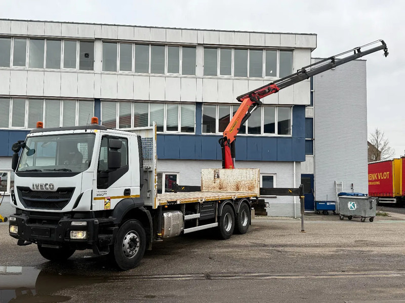 Iveco Trakker 360 6X4 EURO 6 + PALFINGER PK20001K + REMOTE CONTROL - Грузовик бортовой/ Платформа, Автоманипулятор: фото 1 Iveco Trakker 360 6X4 EURO 6 + PALFINGER PK20001K + REMOTE CONTROL - Грузовик бортовой/ Платформа, Автоманипулятор: фото 1