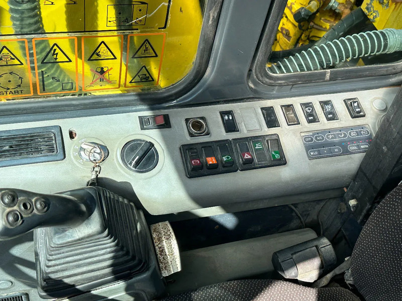 Колёсный экскаватор Komatsu PW150ES-6K CE: фото 13