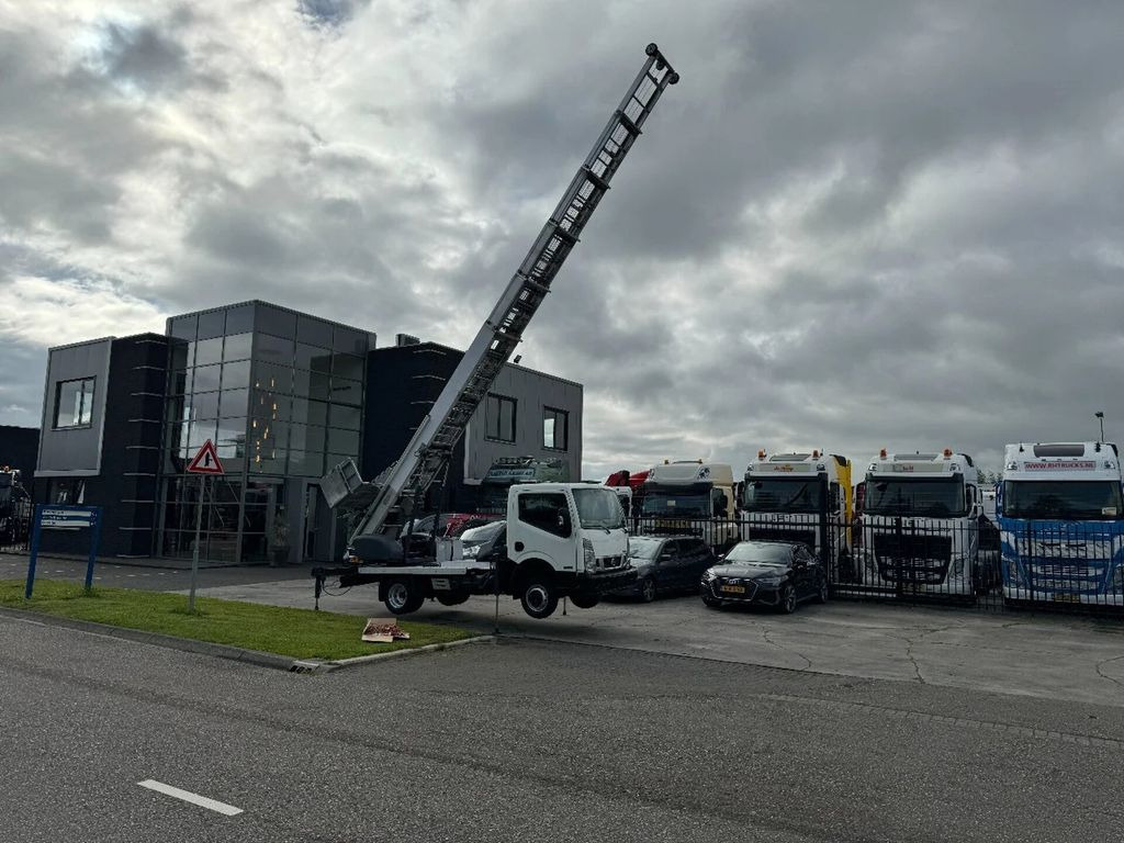 Nissan CABSTAR 35.13 EURO 6 + LIFT 25 METER + REMOTE CO - Грузовик с подъемником: фото 2 Nissan CABSTAR 35.13 EURO 6 + LIFT 25 METER + REMOTE CO - Грузовик с подъемником: фото 2