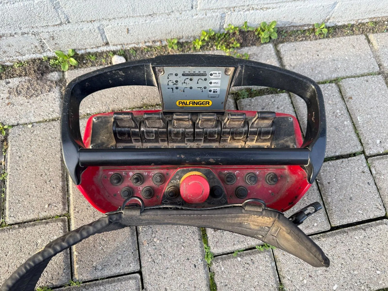 Scania G370 4X4 EURO 6 + 3-SIDE TIPPER + PALFINGER PK9002 + REMOTE - Автоманипулятор: фото 5 Scania G370 4X4 EURO 6 + 3-SIDE TIPPER + PALFINGER PK9002 + REMOTE - Автоманипулятор: фото 5