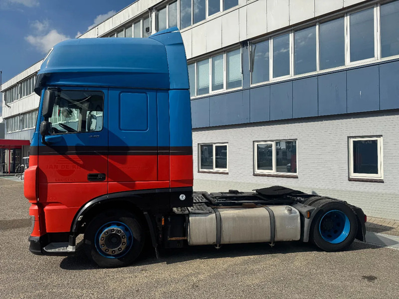 DAF XF 440 4X2 EURO 6 LOW DECK - Тягач: фото 2 DAF XF 440 4X2 EURO 6 LOW DECK - Тягач: фото 2