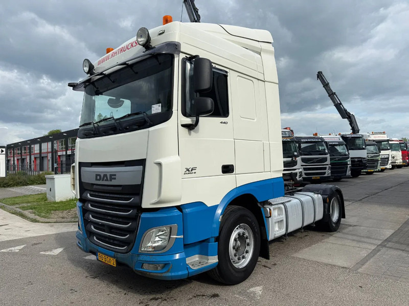 DAF XF 440 4X2 EURO 6 SPOILERS HOLLAND TRUCK - Тягач: фото 1 DAF XF 440 4X2 EURO 6 SPOILERS HOLLAND TRUCK - Тягач: фото 1