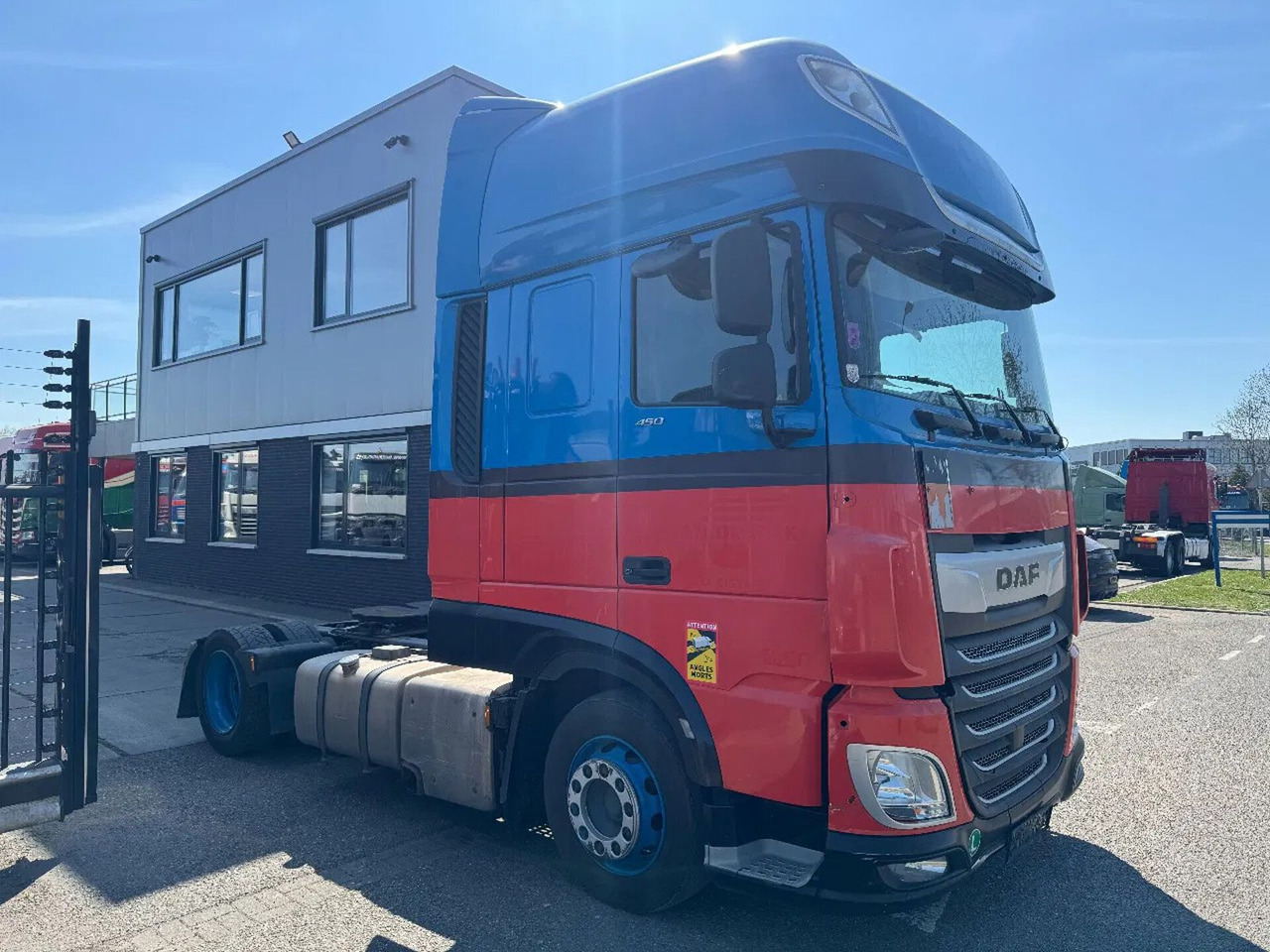 DAF XF 450 4X2 EURO 6 MEGA - Тягач: фото 3 DAF XF 450 4X2 EURO 6 MEGA - Тягач: фото 3