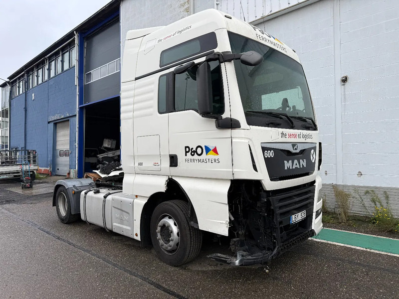 MAN TGX 18.460 4X2 + RETARDER - ENGINE BROKEN - Тягач: фото 3 MAN TGX 18.460 4X2 + RETARDER - ENGINE BROKEN - Тягач: фото 3