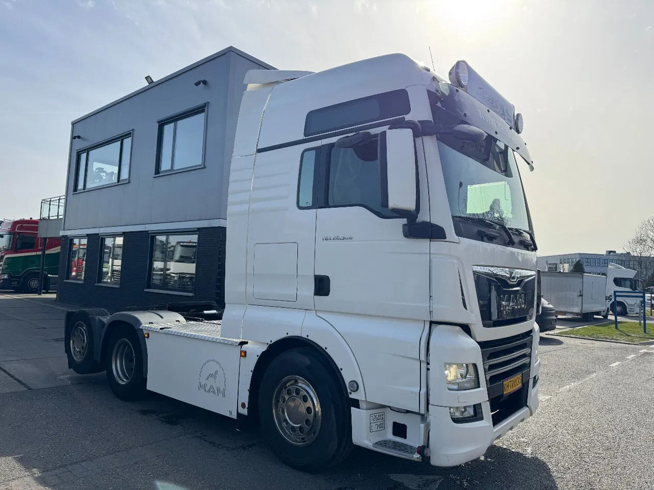 MAN TGX 26.500 6X2 - EURO 6 + LIFTING AXLE - Тягач: фото 1 MAN TGX 26.500 6X2 - EURO 6 + LIFTING AXLE - Тягач: фото 1