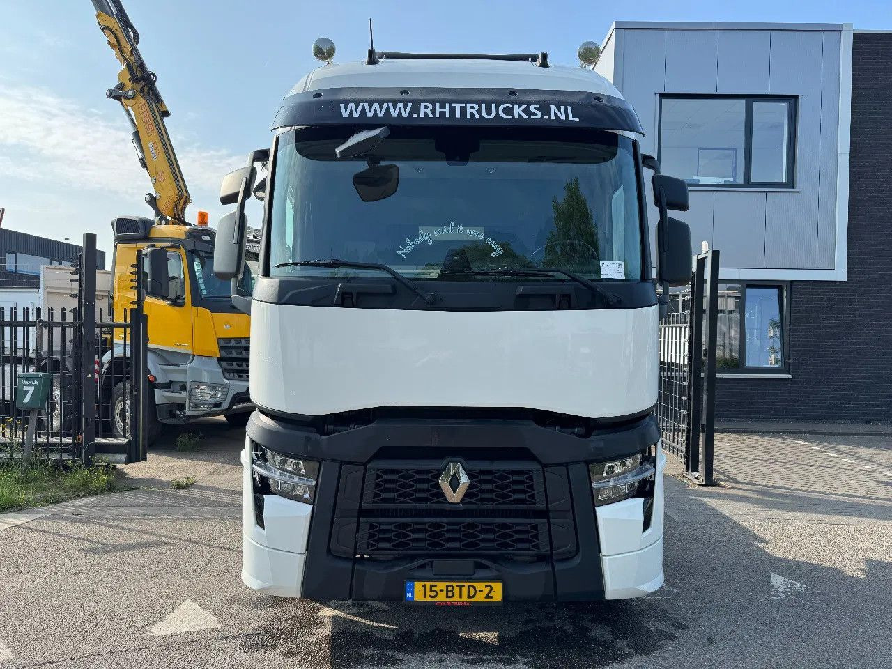 Renault T440 - 13-LITER ENGINE! - EURO 6 SKIRTS SPOILER - Тягач: фото 2 Renault T440 - 13-LITER ENGINE! - EURO 6 SKIRTS SPOILER - Тягач: фото 2