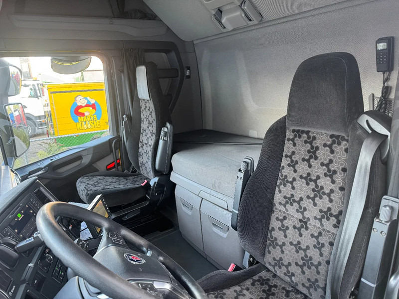 Тягач Scania S450 NGS 4X2 EURO 6 SKIRTS RETARDER DOUBLE TANK: фото 9