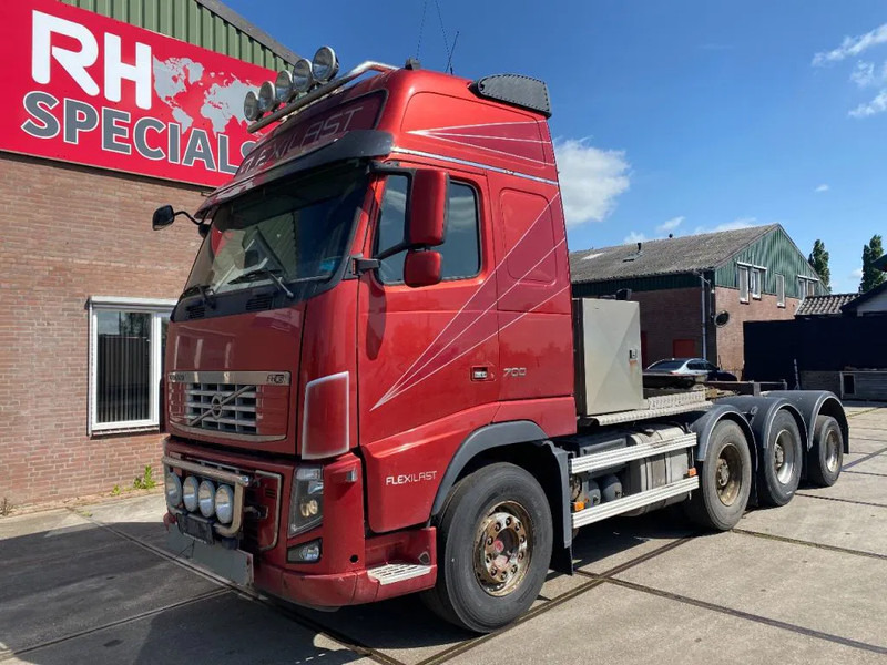 Volvo FH 16.700 FH16-700 8X4 140 TON FULL STEEL - Тягач: фото 2 Volvo FH 16.700 FH16-700 8X4 140 TON FULL STEEL - Тягач: фото 2