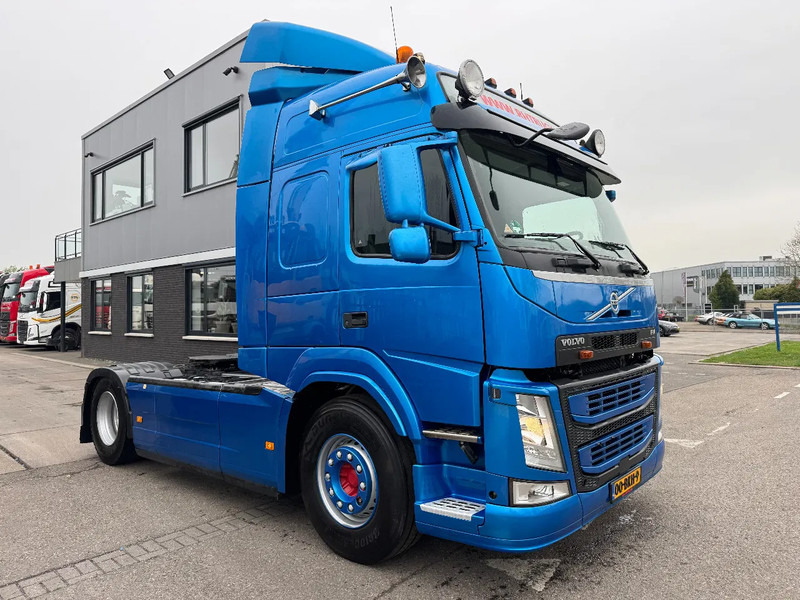 Volvo FM 370 4X2 EURO 6 SKIRTS TÜV TILL 10-2025 - Тягач: фото 3 Volvo FM 370 4X2 EURO 6 SKIRTS TÜV TILL 10-2025 - Тягач: фото 3