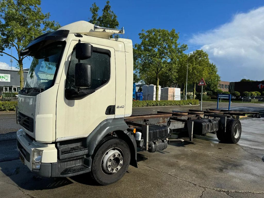 Volvo FL 240 4X2 - EURO 5 - TÜV 08-2025 - Грузовик-шасси: фото 1 Volvo FL 240 4X2 - EURO 5 - TÜV 08-2025 - Грузовик-шасси: фото 1