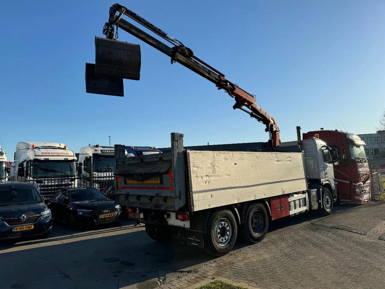 Volvo FM 330 6X2 - EURO 5 + ATLAS 126.3E A2 + REMOTE + - Автоманипулятор: фото 5 Volvo FM 330 6X2 - EURO 5 + ATLAS 126.3E A2 + REMOTE + - Автоманипулятор: фото 5