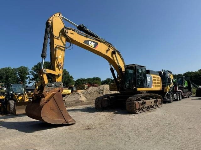 CAT 352 F - Гусеничный экскаватор: фото 2 CAT 352 F - Гусеничный экскаватор: фото 2