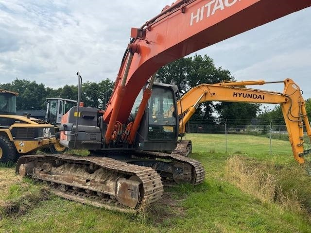 HITACHI ZX 210LC - Гусеничный экскаватор: фото 3 HITACHI ZX 210LC - Гусеничный экскаватор: фото 3