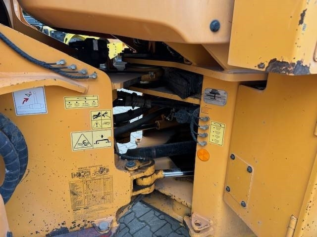 Колёсный погрузчик HYUNDAI HL 955A: фото 12 Колёсный погрузчик HYUNDAI HL 955A: фото 12