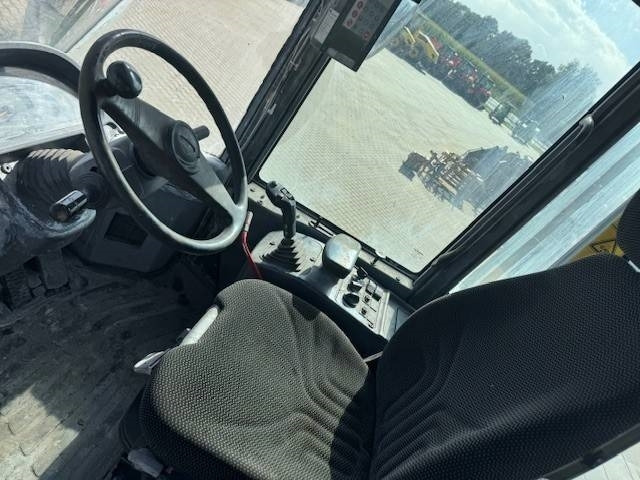 Колёсный погрузчик Komatsu WA 250-5: фото 11