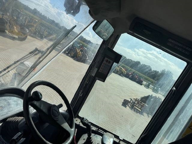 Колёсный погрузчик Komatsu WA 250-5: фото 12