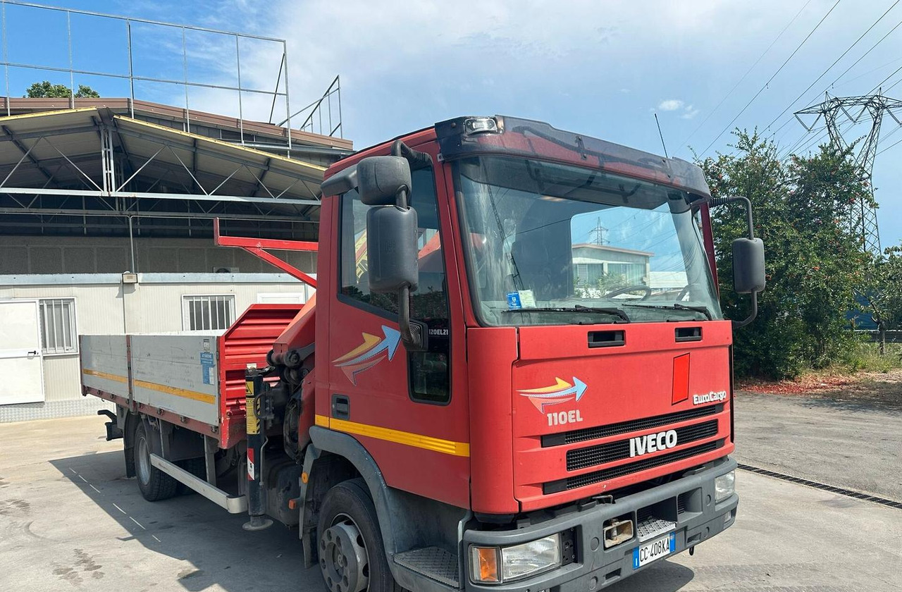 Motrice Iveco con la gru - Грузовик бортовой/ Платформа, Автоманипулятор: фото 1 Motrice Iveco con la gru - Грузовик бортовой/ Платформа, Автоманипулятор: фото 1