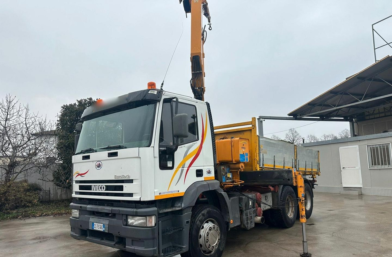 Motrice Iveco eurotech con la grù - Самосвал, Автоманипулятор: фото 4 Motrice Iveco eurotech con la grù - Самосвал, Автоманипулятор: фото 4