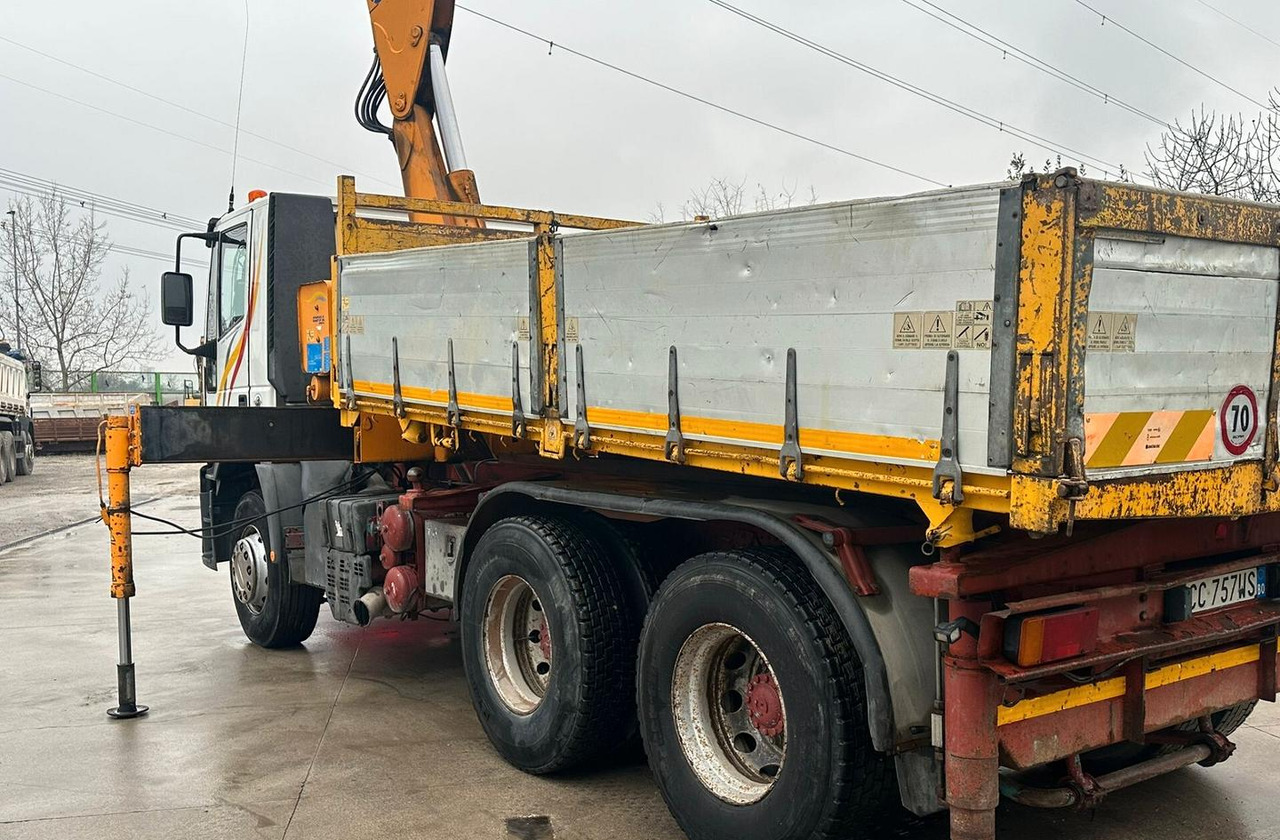 Motrice Iveco eurotech con la grù - Самосвал, Автоманипулятор: фото 3 Motrice Iveco eurotech con la grù - Самосвал, Автоманипулятор: фото 3