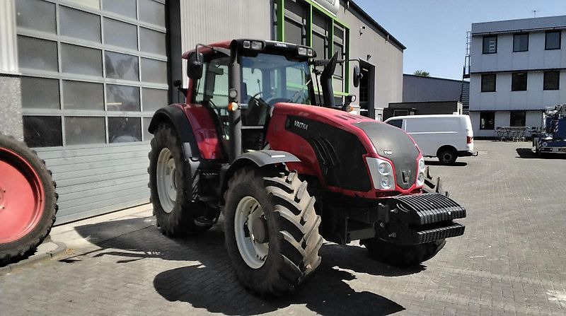 Valtra T153 Versu - Трактор: фото 3 Valtra T153 Versu - Трактор: фото 3
