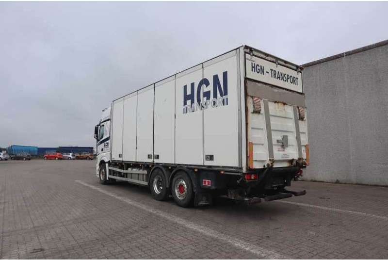 Mercedes-Benz Actros 2551 6X2-4 fast kasse - Грузовик с закрытым кузовом: фото 4 Mercedes-Benz Actros 2551 6X2-4 fast kasse - Грузовик с закрытым кузовом: фото 4