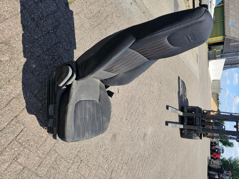 DAF LF 2020 - Bijrijderstoel - Сиденье для Грузовиков: фото 4 DAF LF 2020 - Bijrijderstoel - Сиденье для Грузовиков: фото 4