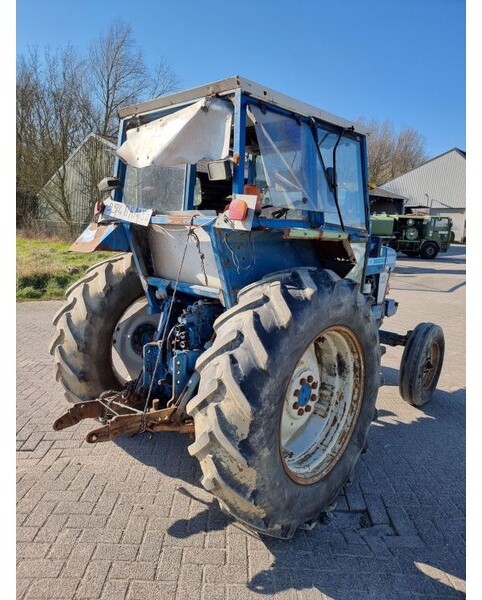 Ford 5610 - Трактор: фото 4 Ford 5610 - Трактор: фото 4
