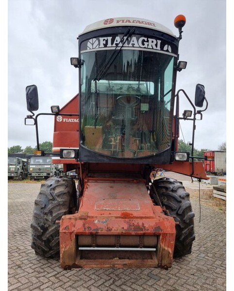 Laverda 3550 R - Зерноуборочный комбайн: фото 2 Laverda 3550 R - Зерноуборочный комбайн: фото 2