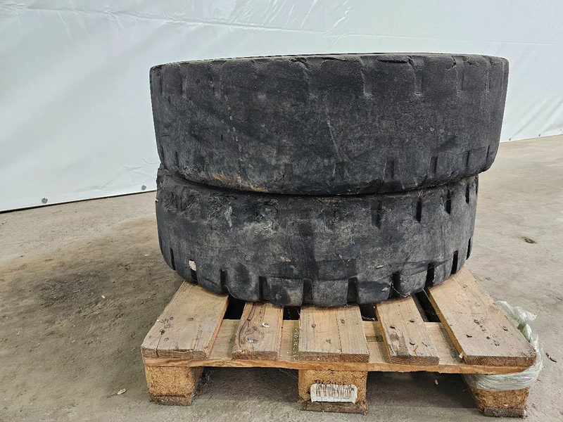 Michelin FULL RUBBER - 315/80R22.5 - Шина для Грузовиков: фото 3 Michelin FULL RUBBER - 315/80R22.5 - Шина для Грузовиков: фото 3