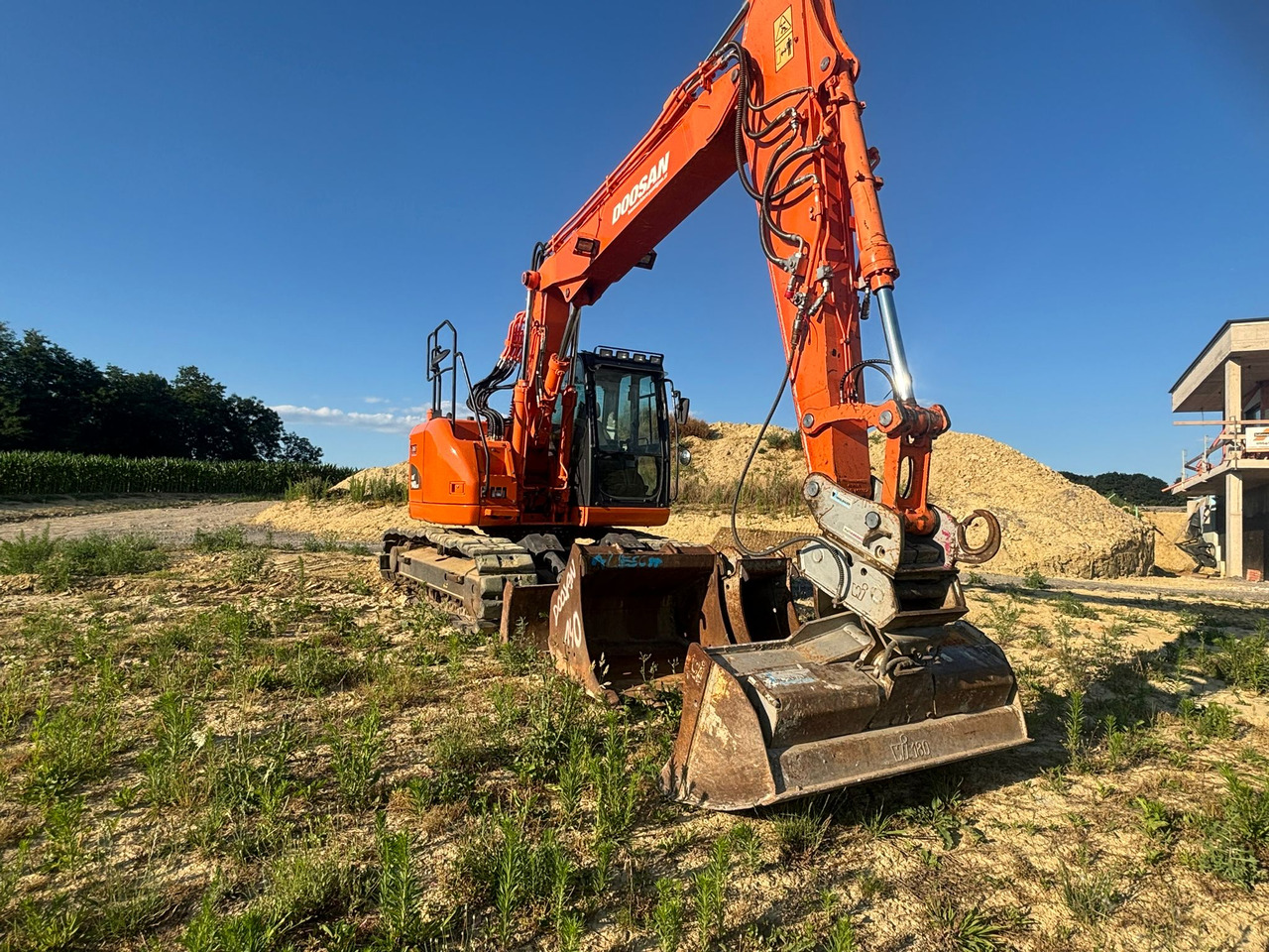 DOOSAN DX 140 LCR-3 - Гусеничный экскаватор: фото 3 DOOSAN DX 140 LCR-3 - Гусеничный экскаватор: фото 3