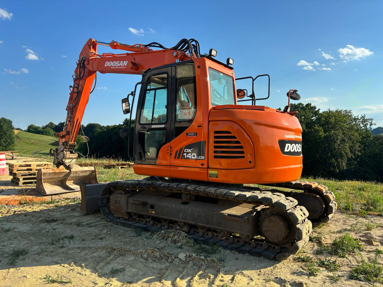 DOOSAN DX 140 LCR-3 - Гусеничный экскаватор: фото 5 DOOSAN DX 140 LCR-3 - Гусеничный экскаватор: фото 5