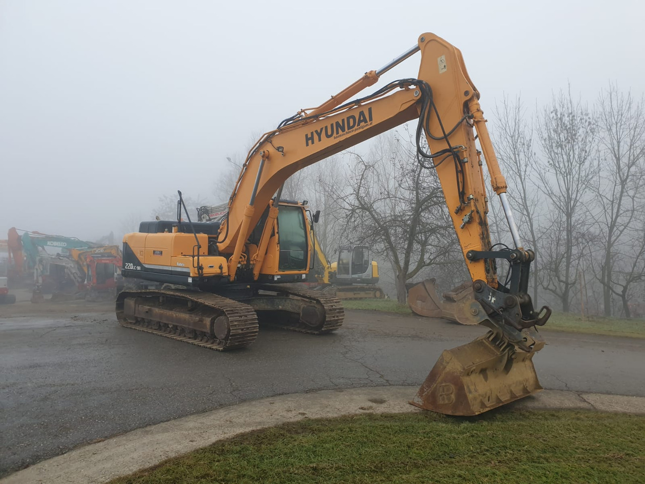 Hyundai R 220 LC-9A - Гусеничный экскаватор: фото 4 Hyundai R 220 LC-9A - Гусеничный экскаватор: фото 4