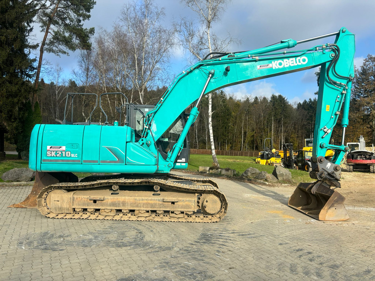 Kobelco SK 210 NLC-9 - Гусеничный экскаватор: фото 2 Kobelco SK 210 NLC-9 - Гусеничный экскаватор: фото 2