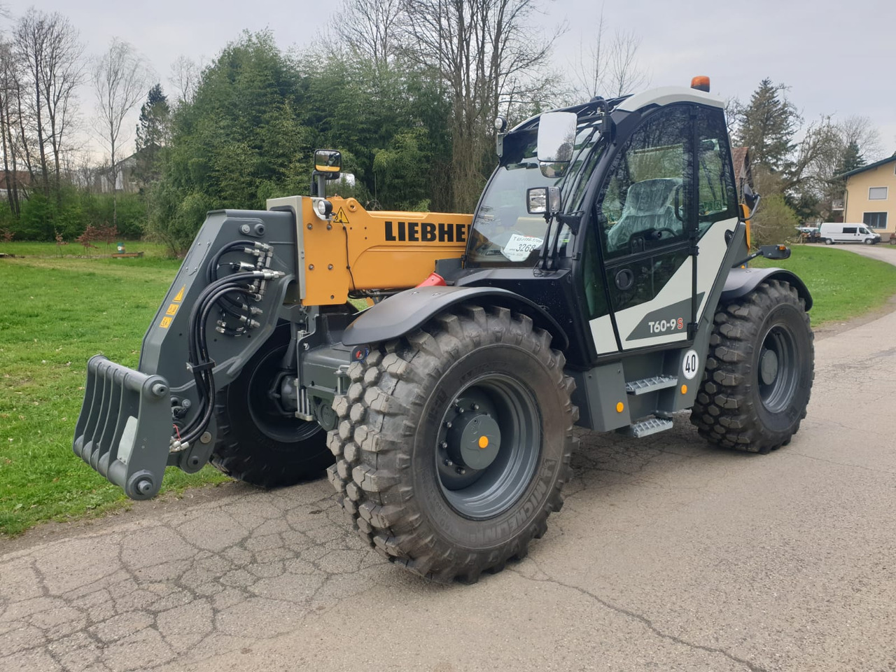 LIEBHERR T 60-9s - Телескопический погрузчик: фото 3 LIEBHERR T 60-9s - Телескопический погрузчик: фото 3