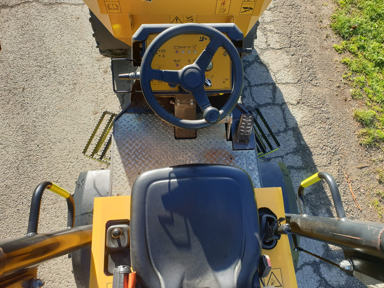 MECALAC TA 2 sh - Внедорожный самосвал: фото 2 MECALAC TA 2 sh - Внедорожный самосвал: фото 2