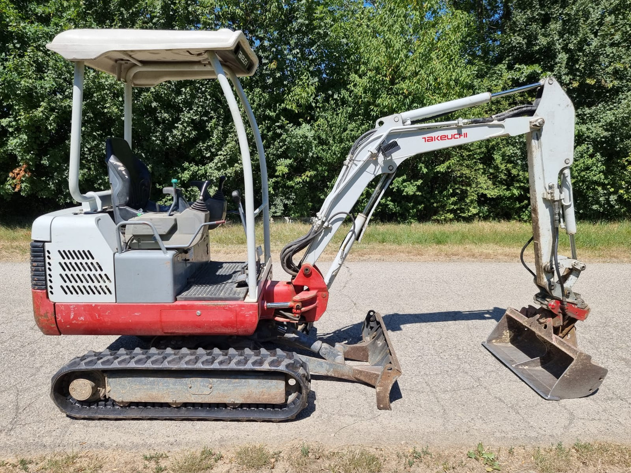 TAKEUCHI TB 016 - Мини-экскаватор: фото 2 TAKEUCHI TB 016 - Мини-экскаватор: фото 2