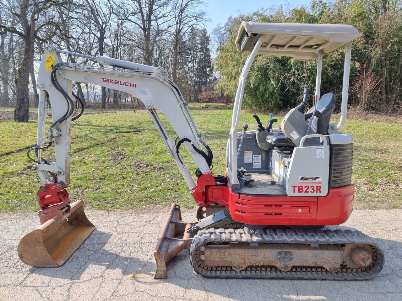 TAKEUCHI TB 23 R - Мини-экскаватор: фото 1 TAKEUCHI TB 23 R - Мини-экскаватор: фото 1