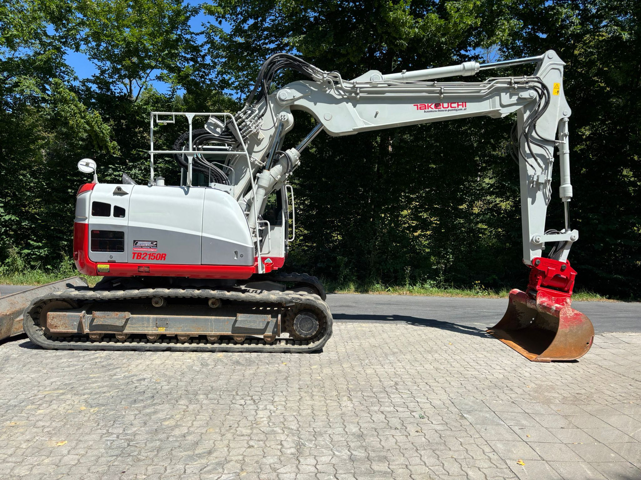 Takeuchi TB 2150 R - Гусеничный экскаватор: фото 2 Takeuchi TB 2150 R - Гусеничный экскаватор: фото 2