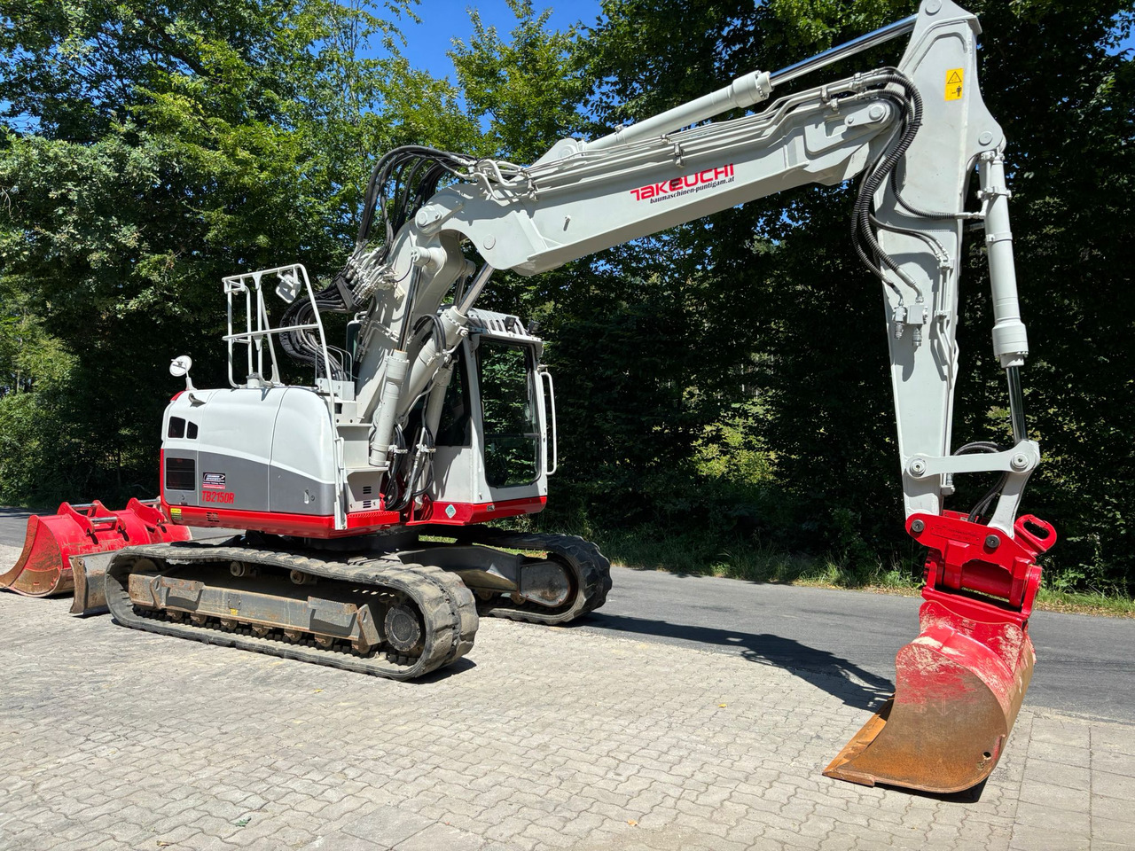 Takeuchi TB 2150 R - Гусеничный экскаватор: фото 4 Takeuchi TB 2150 R - Гусеничный экскаватор: фото 4