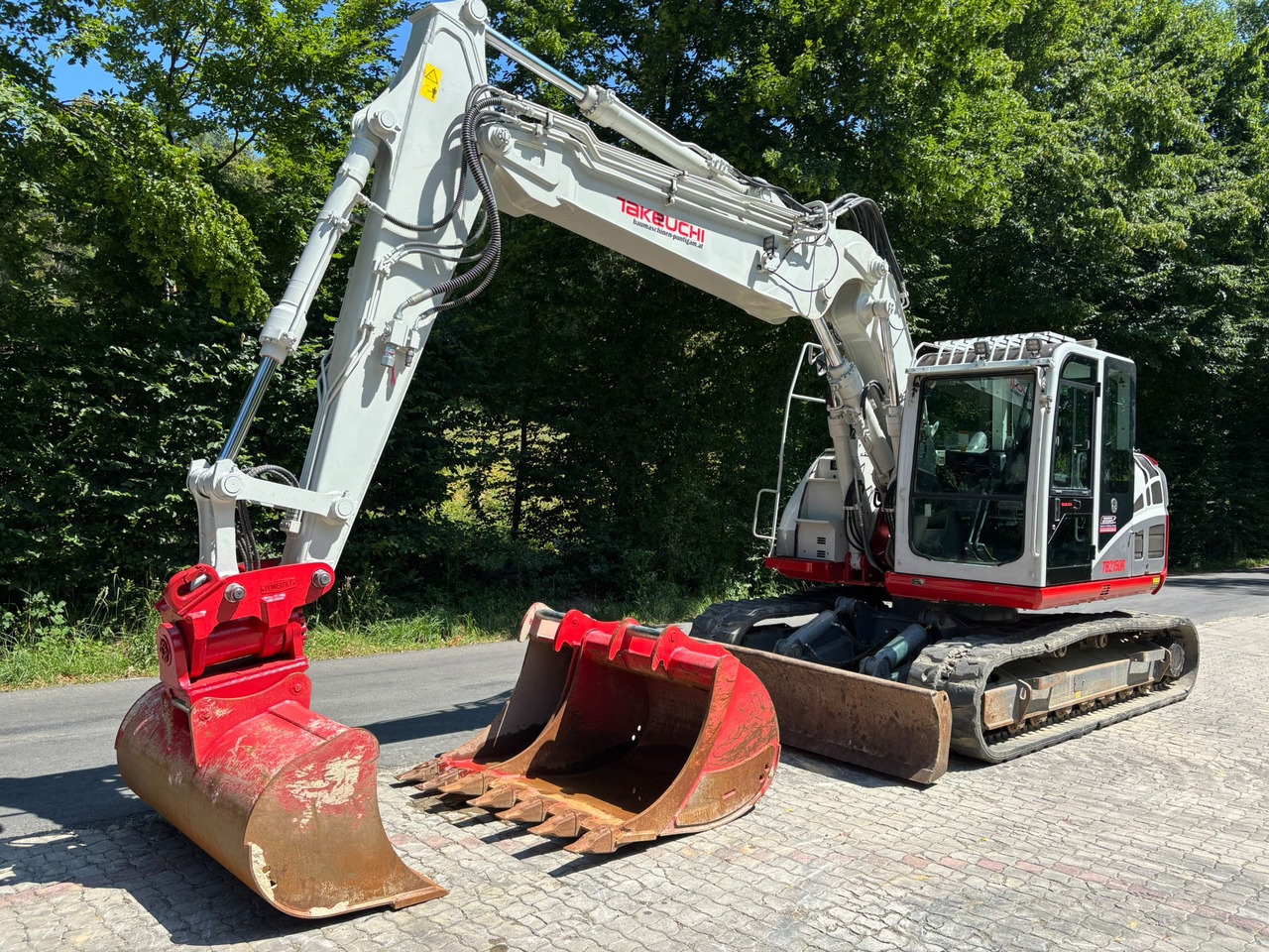 Takeuchi TB 2150 R - Гусеничный экскаватор: фото 3 Takeuchi TB 2150 R - Гусеничный экскаватор: фото 3