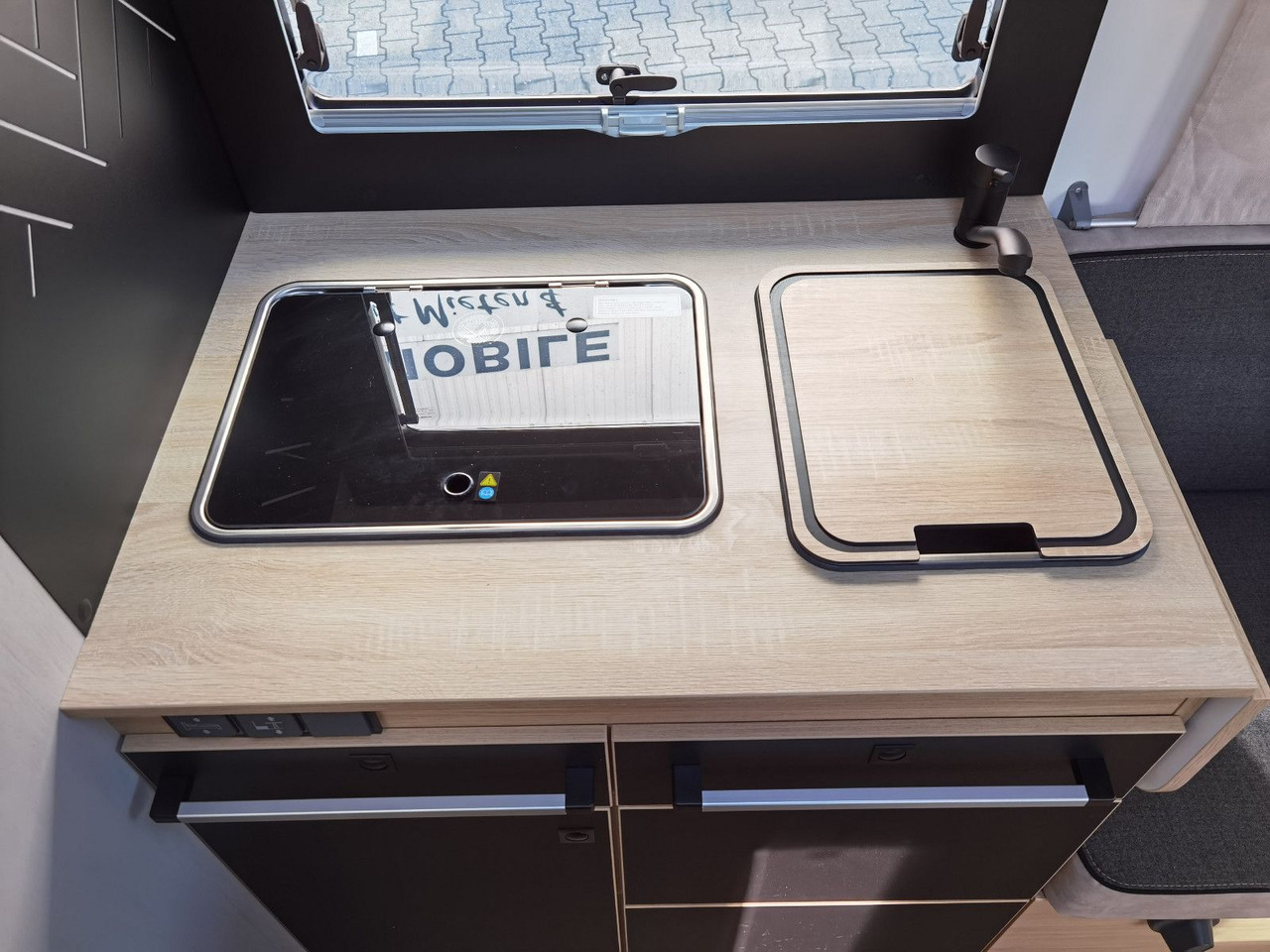 Полуинтегрированный автодом Chausson 650 TITANIUM / - 2026 - / 165PS - 8G. / HUBBETT: фото 16 Полуинтегрированный автодом Chausson 650 TITANIUM / - 2026 - / 165PS - 8G. / HUBBETT: фото 16