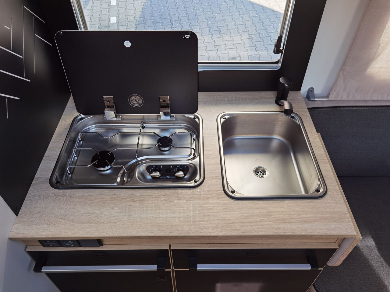 Полуинтегрированный автодом Chausson 650 TITANIUM / - 2026 - / 165PS - 8G. / HUBBETT: фото 17 Полуинтегрированный автодом Chausson 650 TITANIUM / - 2026 - / 165PS - 8G. / HUBBETT: фото 17